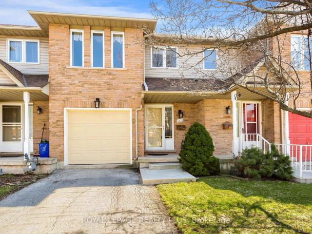 Townhouse for sale in Woburn, Ontario