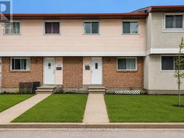 Townhouse for sale in Ogilvie Gate, Ottawa