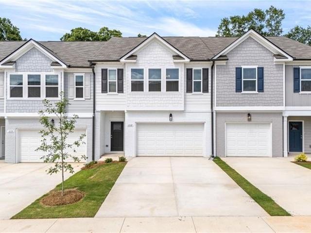 Townhouse for sale in Opelika, Alabama