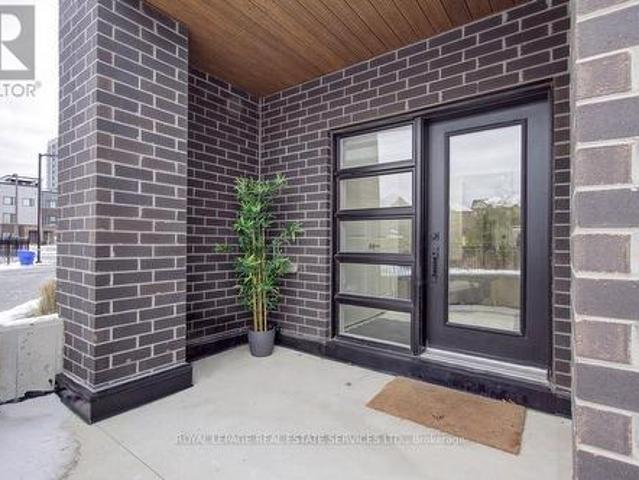 Townhouse for sale in Oakville, Ontario