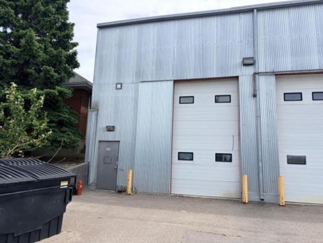 Commercial for rent in Alberta