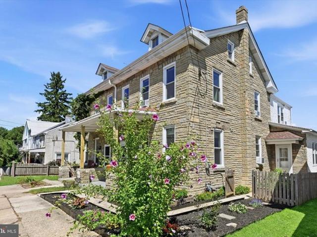 Townhouse for sale in Chester, Pennsylvania