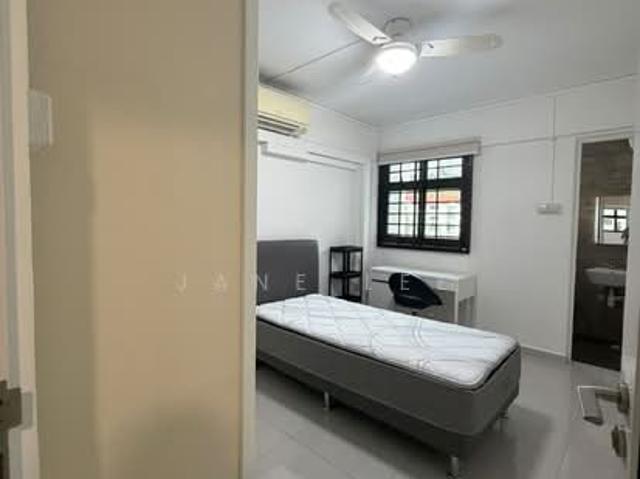 Apartment for rent in Alexandra Road