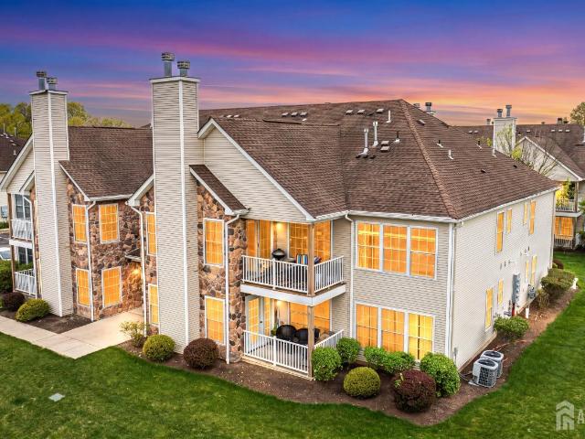Townhouse for sale in Piscataway, New Jersey