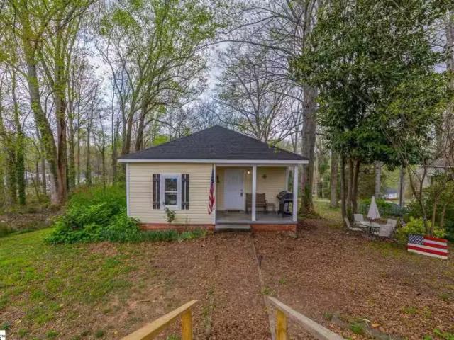 House for sale in Easley House for sale in Easley