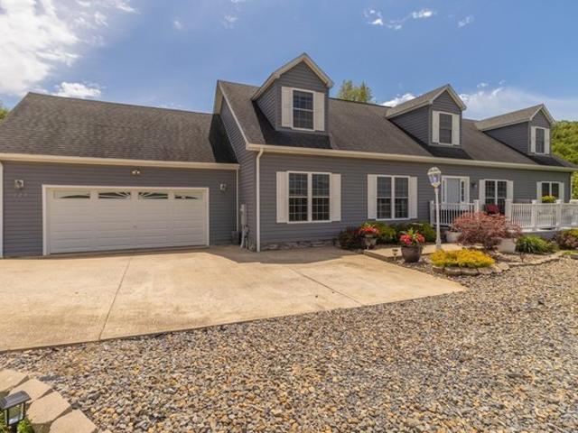 House for sale in Bridgeport, West Virginia