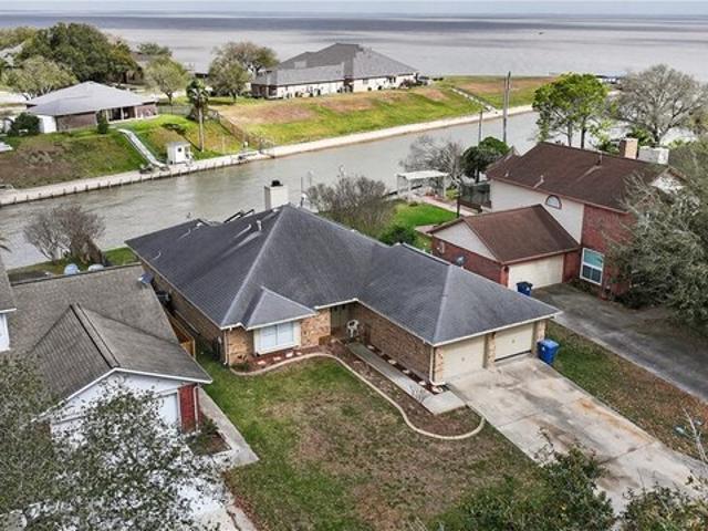 House for sale in Brookhollow Estates, Port Lavaca