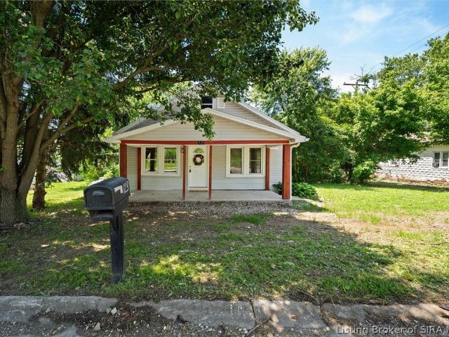 House for sale in Pekin, Indiana