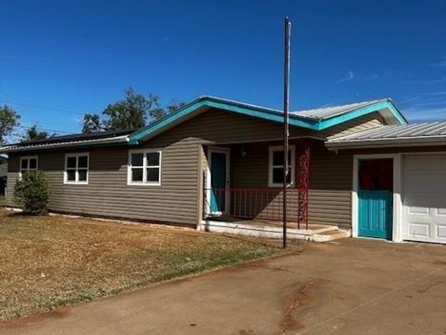 House for sale in Bronte, Texas