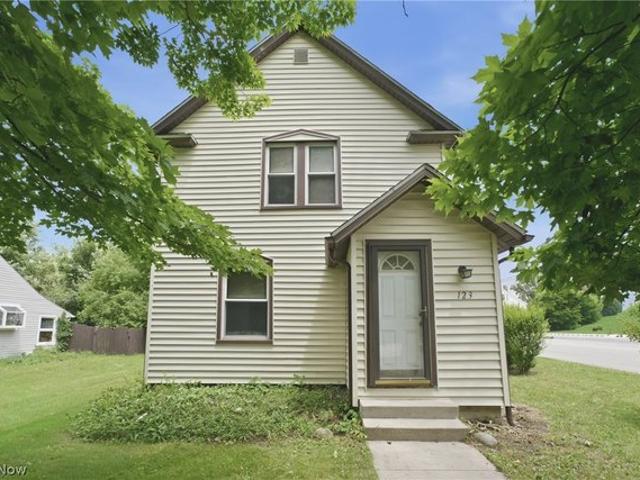 House for sale in Summit, Ohio
