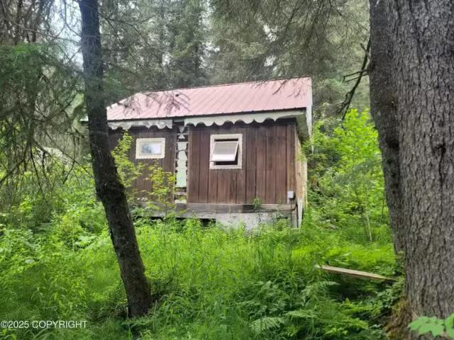 House for rent in Girdwood