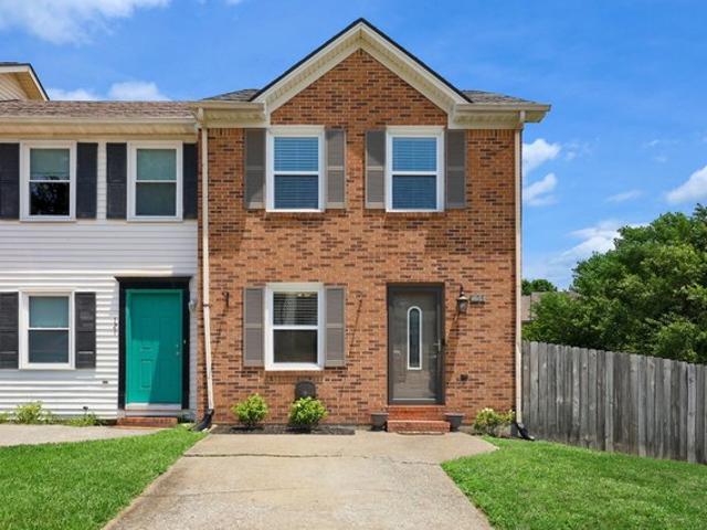 Townhouse for sale in Nicholasville, Kentucky