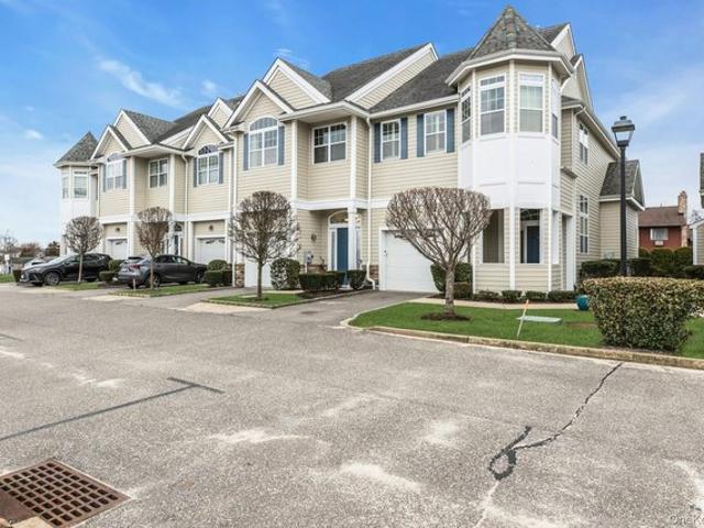Condo for sale in Centereach, New York