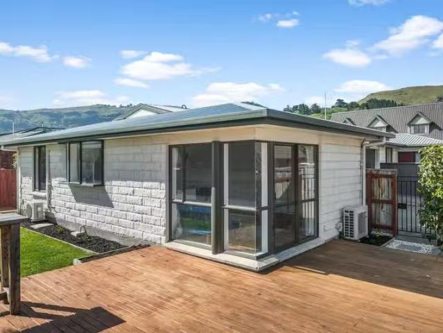 House for sale in Chaslands, Canterbury
