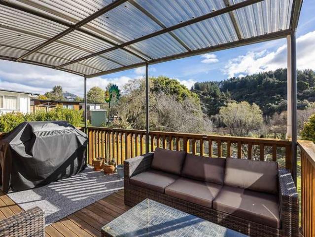 House for sale in Otakou
