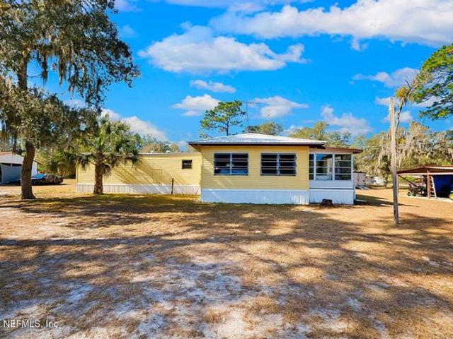 House for sale in Pomona Park, Florida