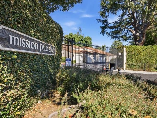 Townhouse for sale in East Palo Alto, San Mateo County
