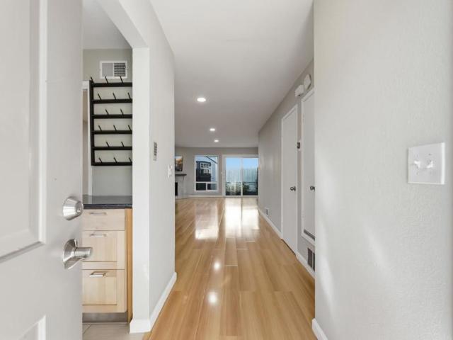 Townhouse for sale in East Palo Alto, San Mateo County