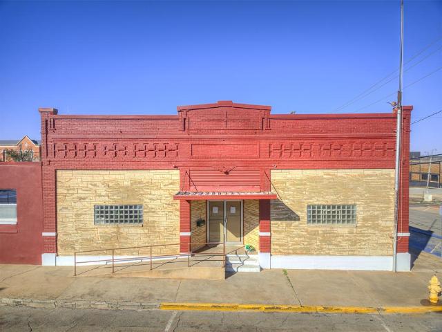 Commercial for sale in Guthrie, Logan County