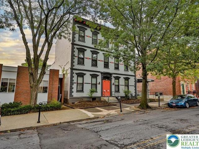 House for sale in Easton, Pennsylvania