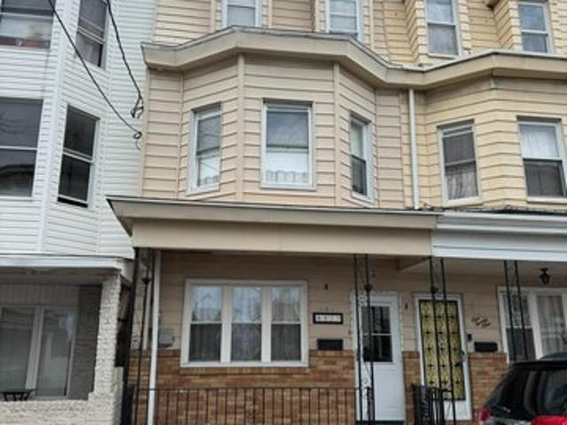 Townhouse for sale in Shenandoah, Pennsylvania