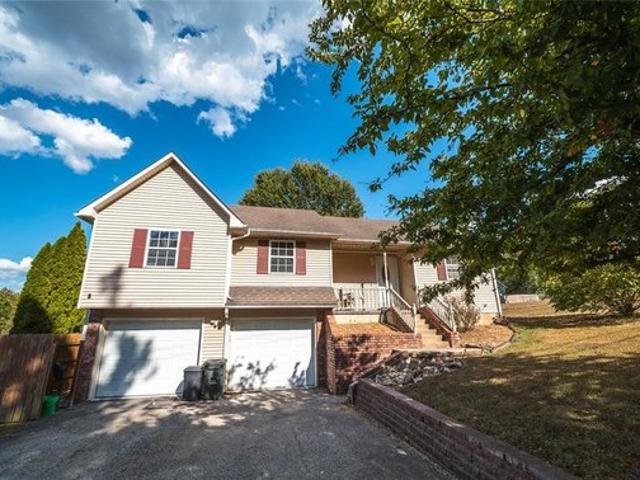 House for sale in Saint Robert, Missouri