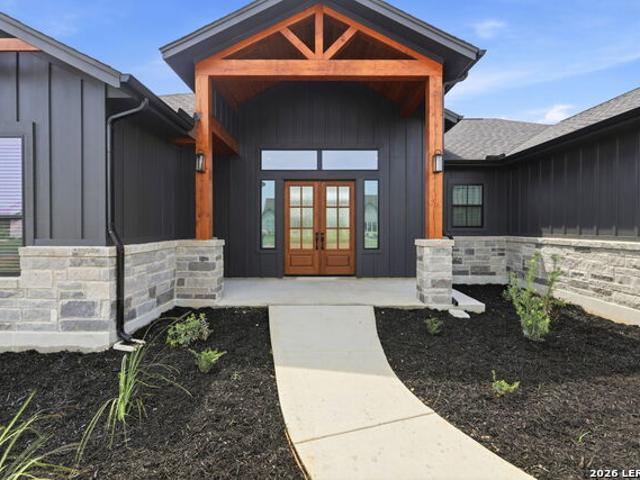 House for sale in Floresville, Wilson County