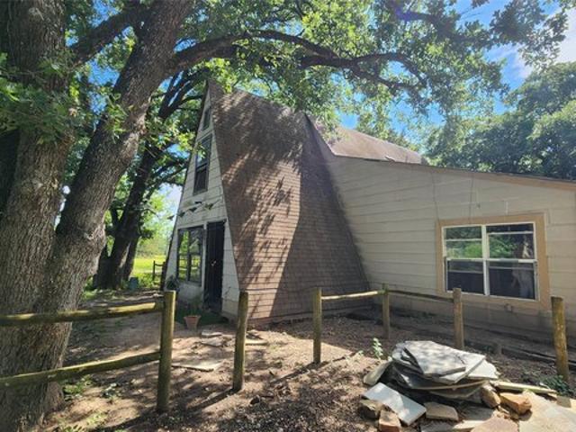 House for sale in Wills Point, Texas