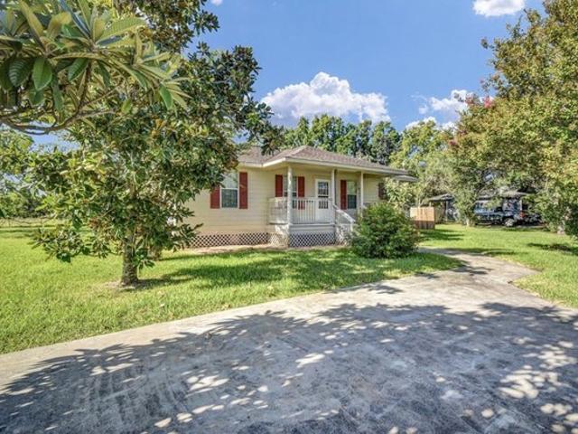 House for sale in Oyster Creek, Brazoria County