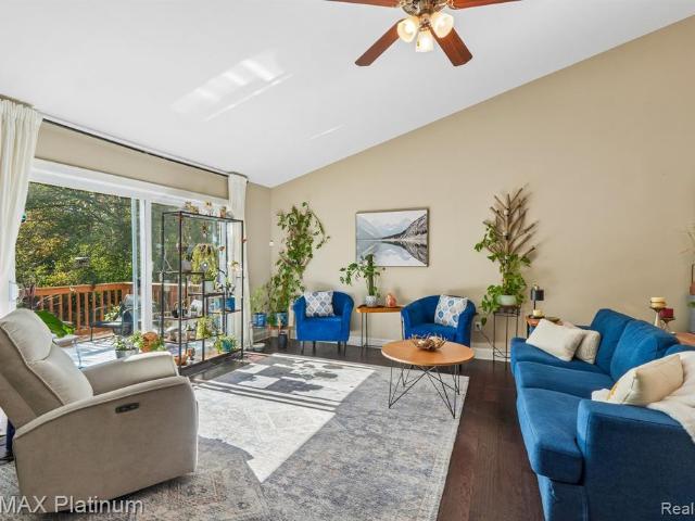 Condo for sale in The Meadows Condos, Howell