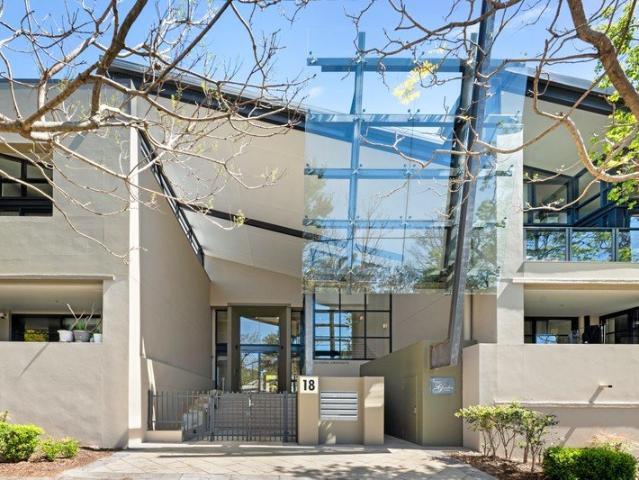 Apartment for sale in Lower North Shore, Sydney