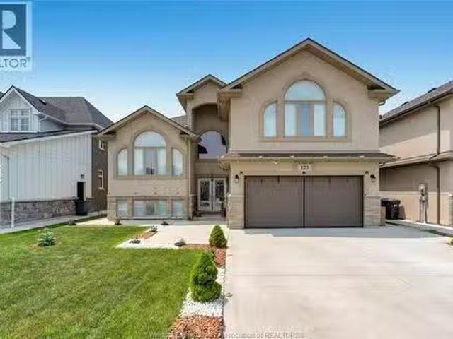 House for sale in Lakeshore, Ontario