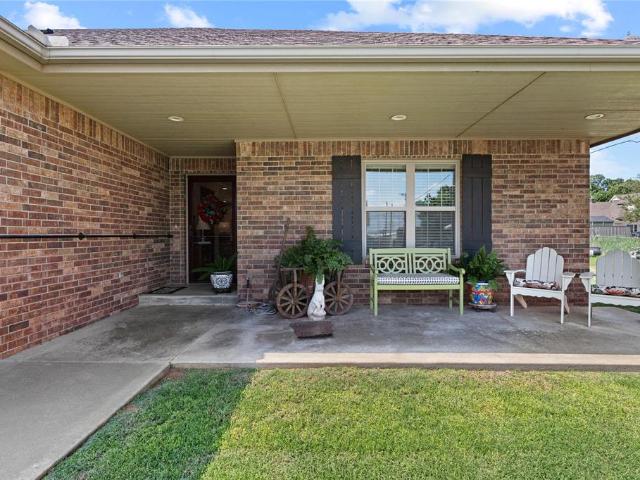 Townhouse for sale in Caddo, Oklahoma