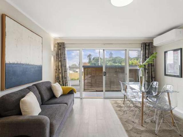 Apartment for sale in Hillsborough