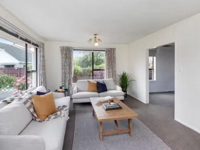 House for sale in Chaslands, Canterbury