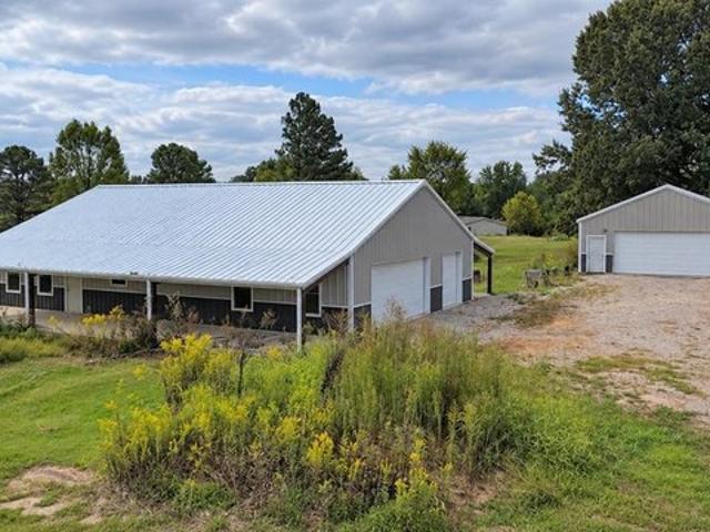 House for sale in Poplar Bluff, Butler County