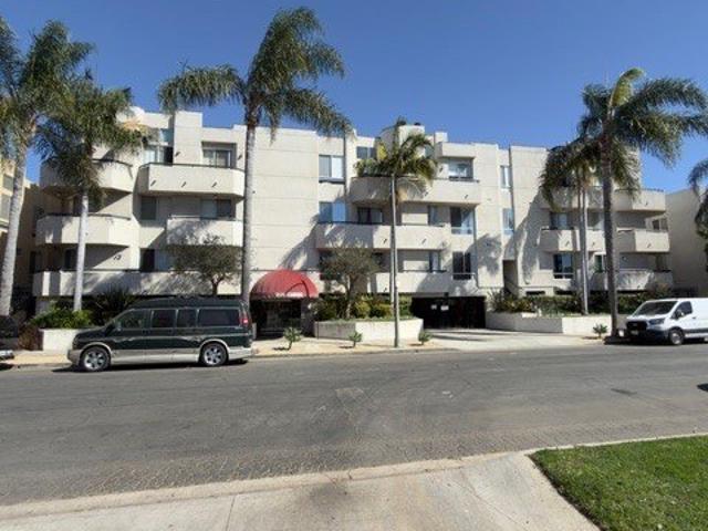 Condo for sale in Canoga Park, California