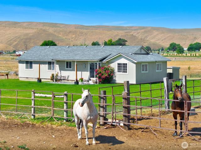 House for sale in Selah, Washington