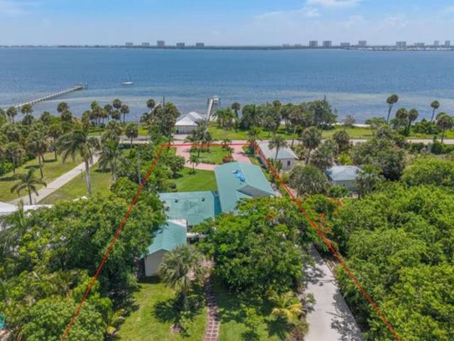 House for sale in Jensen Beach, Florida