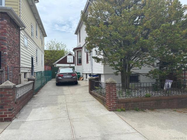 House for sale in Queens, Arverne