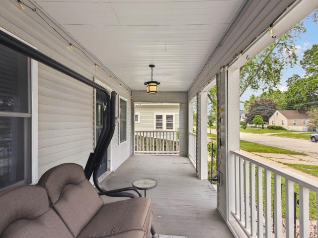 House for sale in Allouez