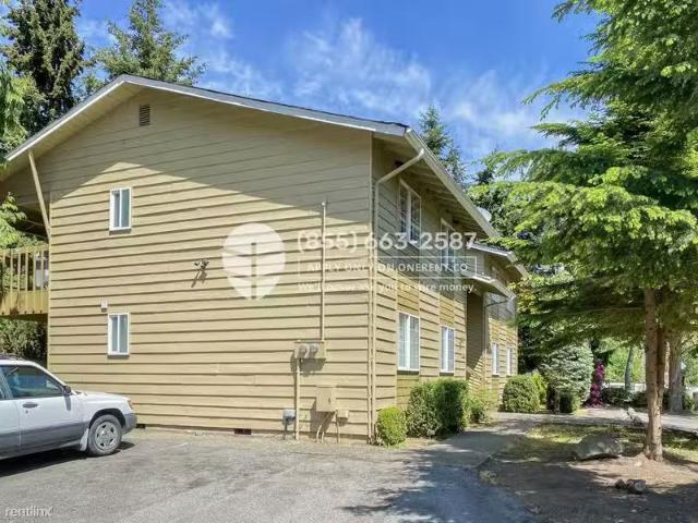 Condo for rent in Everett