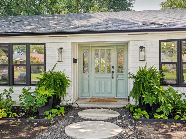 House for sale in Farmers Branch, Texas