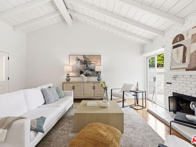 House for sale in Alsace, Canoga Park