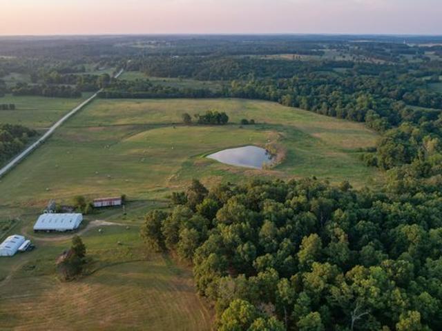 Farm for sale in Howell, Missouri