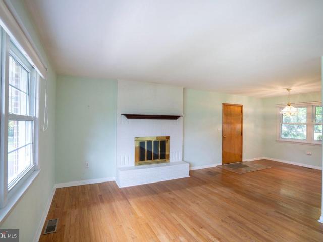 House for sale in Lemont, College Township
