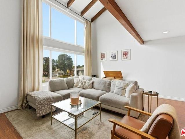 Condo for sale in Canoga Park, California