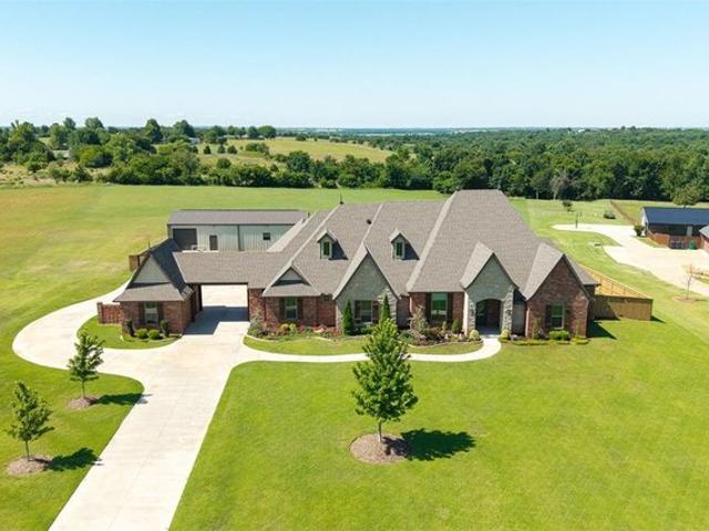 House for sale in Mustang, Oklahoma