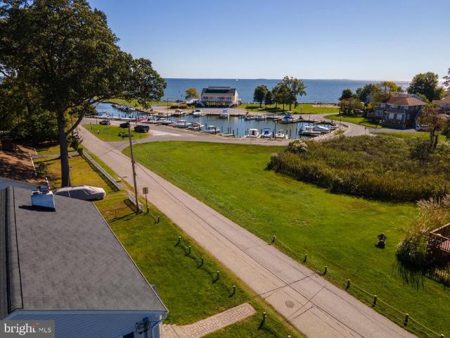 House for sale in Cedarhurst, Shady Side