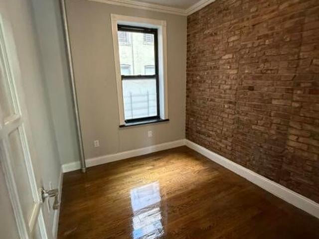 Room for rent in Arverne, New York